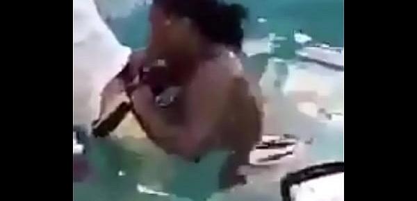  Pastor suck and fuck in a pool